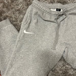 Men’s grey Nike sweats (fits women’s medium or smaller large)